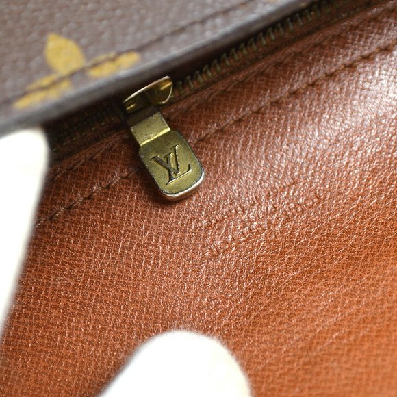 LOUIS VUITTON SAINT CLOUD MM SHOULDER BAG - Picture 10 of 13